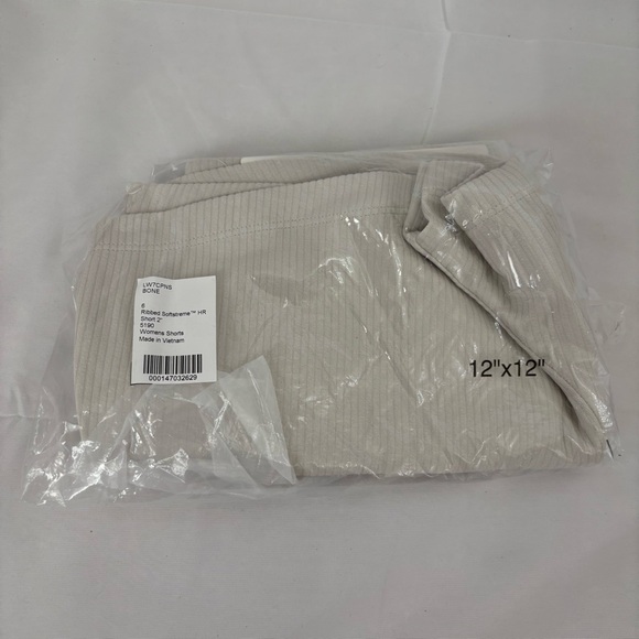 NEW Lululemon Ribbed Softstream Short - Picture 7 of 7